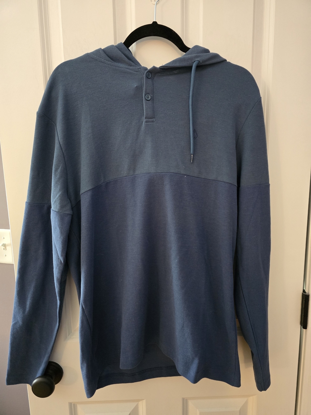 Men's Two-Tone Blue Hooded Long-Sleeve Shirt